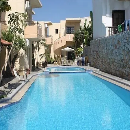 Lolas Apartment