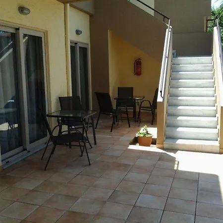 Lolas Apartment *