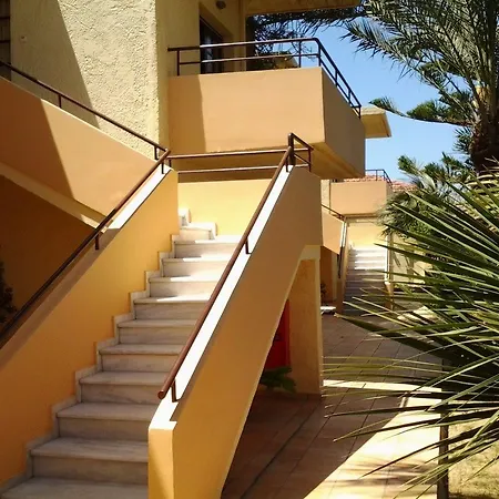 Lolas Apartment Platanias (Crete)